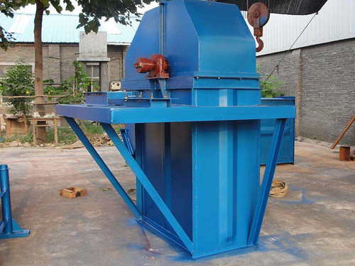 TD型鬥式(shi)提升機