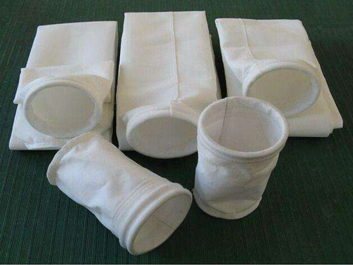 拒水(shui)防油針刺(cì)氈除塵布(bu)袋